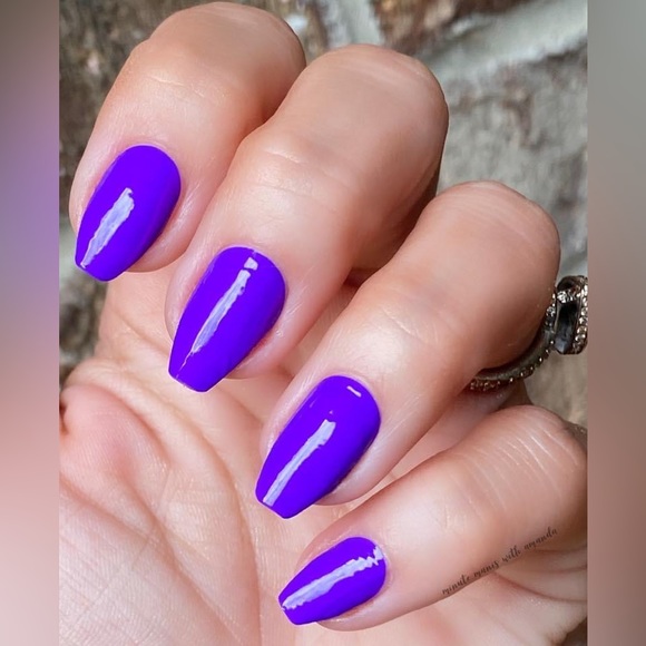 Limited Edition Color Street Nail Polish Strips in Neon Shade “Supercharged” - Picture 1 of 8